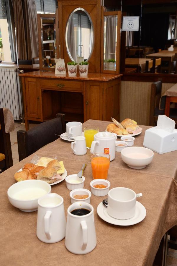 Hotel Leoncia Колония дел Сакременто Екстериор снимка